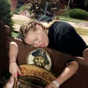 Meet your Posher, Hope